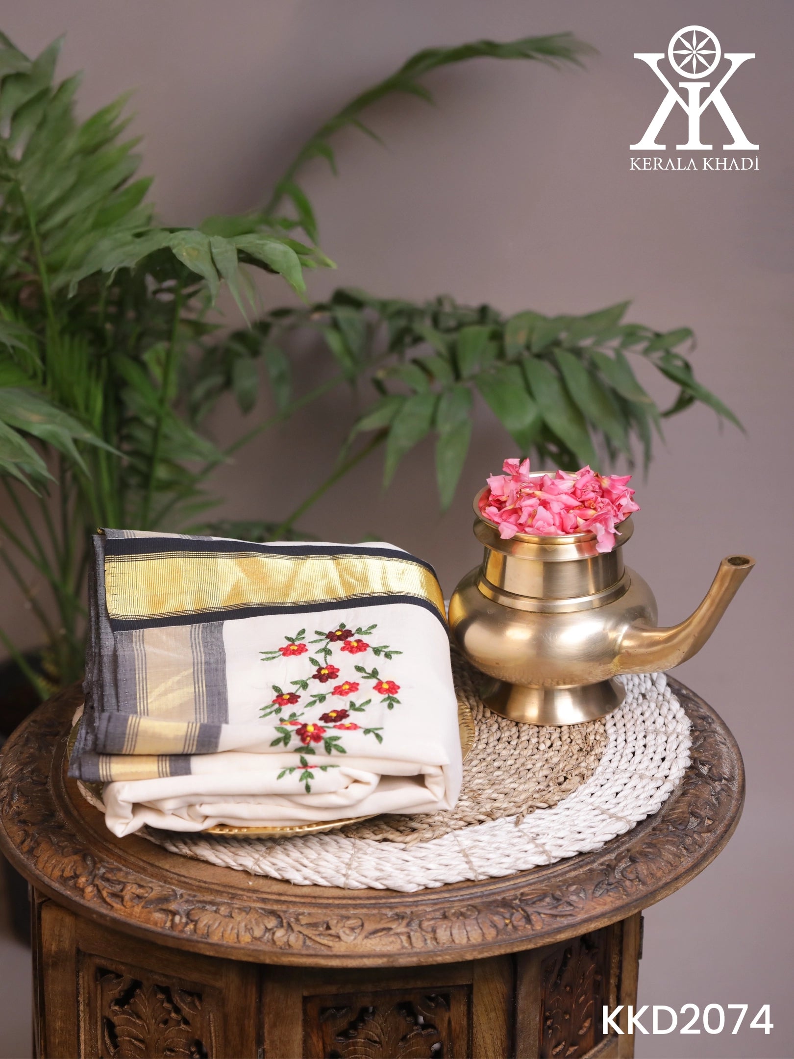 KKD2074 - Flower Design Black Border Handloom Saree